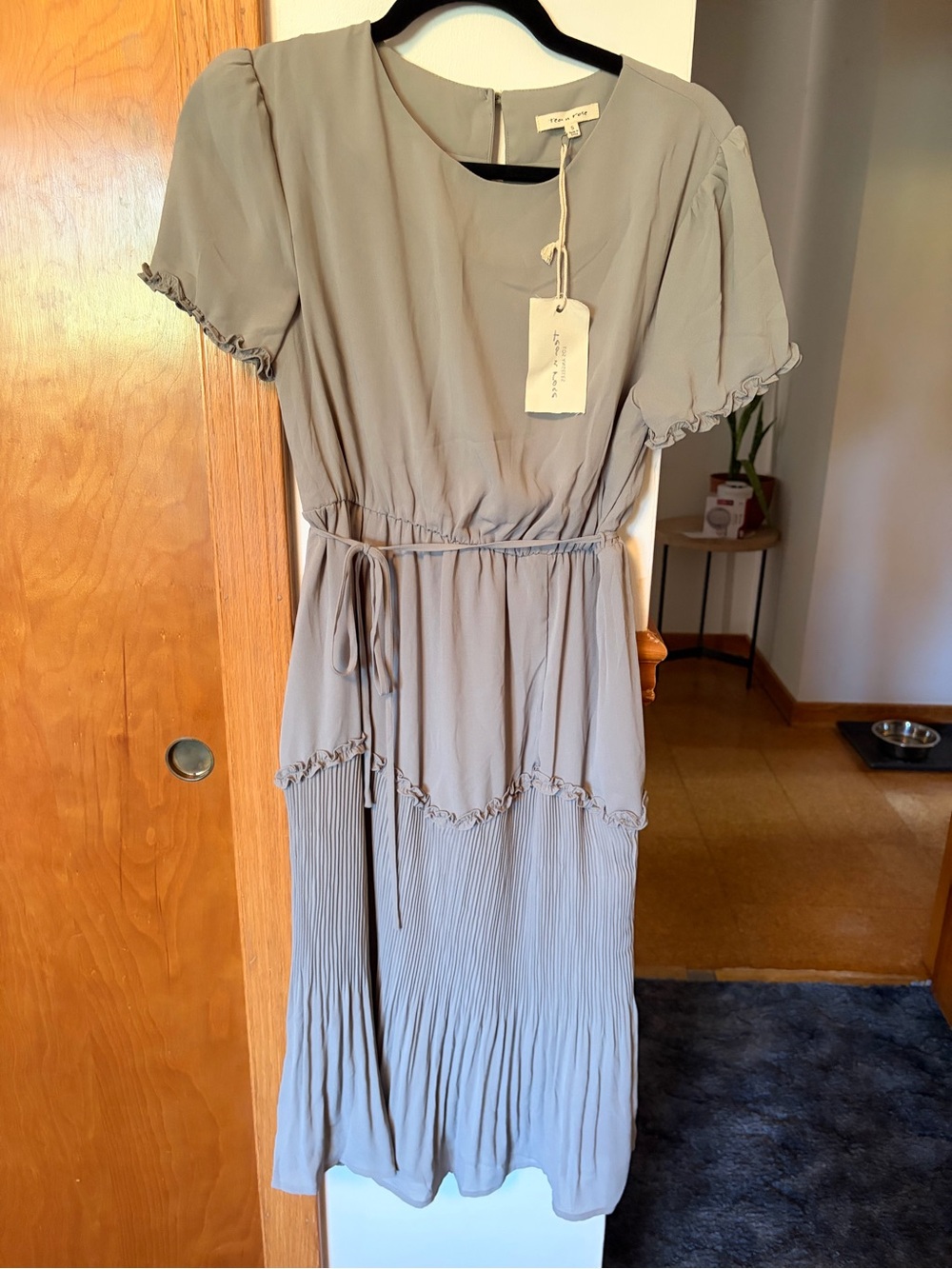Pleated Waist-Tie Midi Dress in Light Gray/Green
